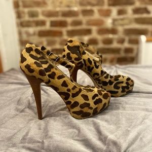 Cheetah print platform